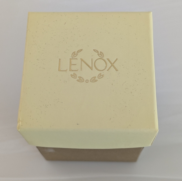 Lenox Silver Ring with White Center Stone - Picture 2 of 8